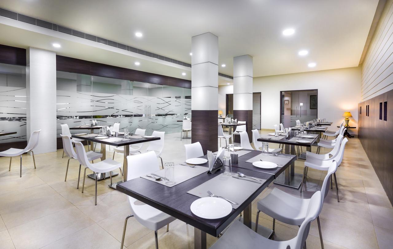 รีเจนซี ธิรัตธานี บาย จีอาร์ที โฮเต็ล Hotel Thiruttani ภายนอก รูปภาพ