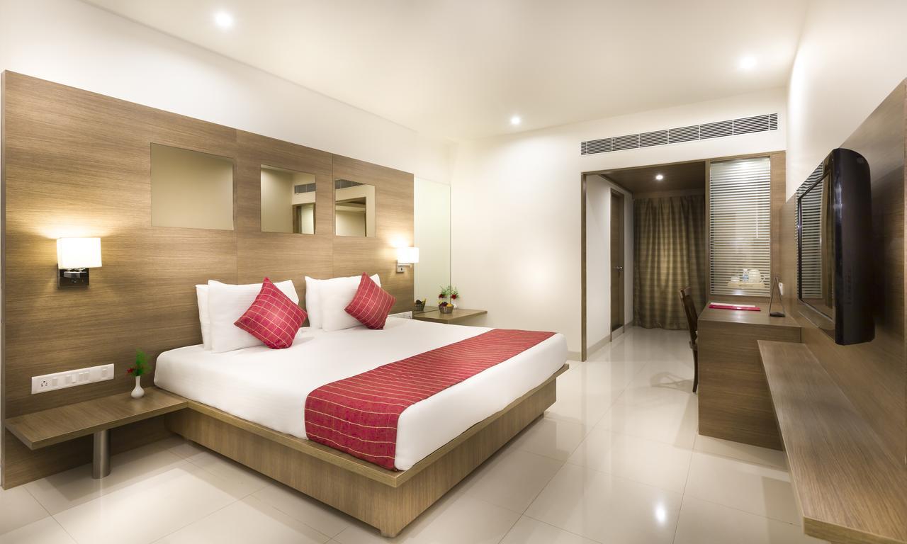 รีเจนซี ธิรัตธานี บาย จีอาร์ที โฮเต็ล Hotel Thiruttani ภายนอก รูปภาพ