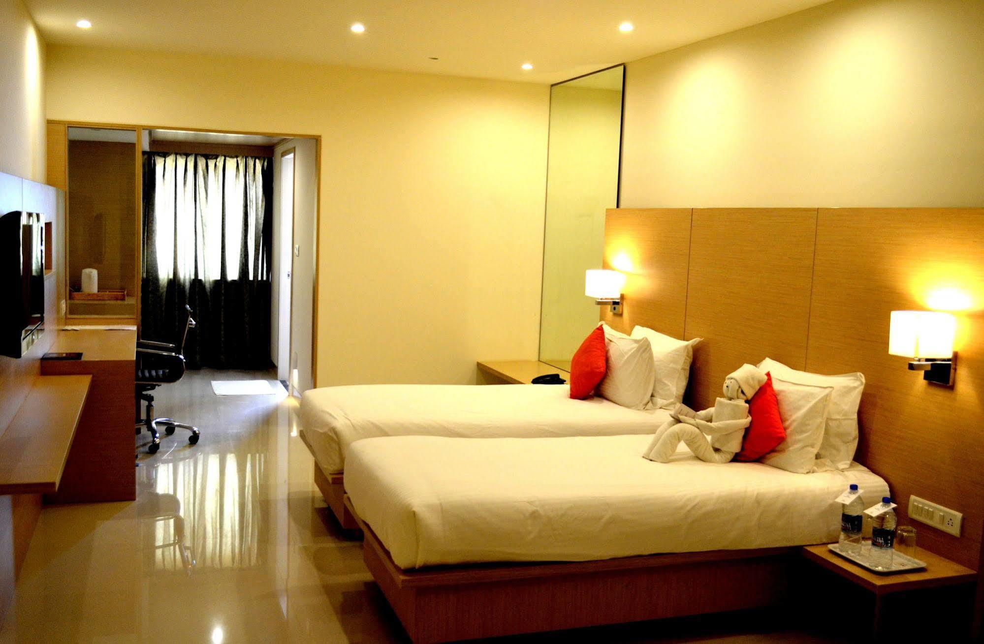 รีเจนซี ธิรัตธานี บาย จีอาร์ที โฮเต็ล Hotel Thiruttani ภายนอก รูปภาพ