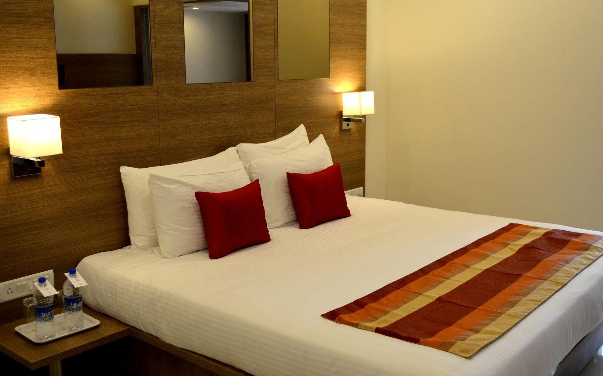 รีเจนซี ธิรัตธานี บาย จีอาร์ที โฮเต็ล Hotel Thiruttani ภายนอก รูปภาพ
