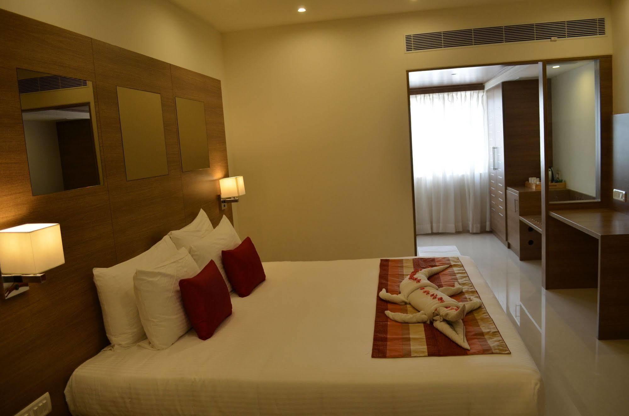 รีเจนซี ธิรัตธานี บาย จีอาร์ที โฮเต็ล Hotel Thiruttani ภายนอก รูปภาพ